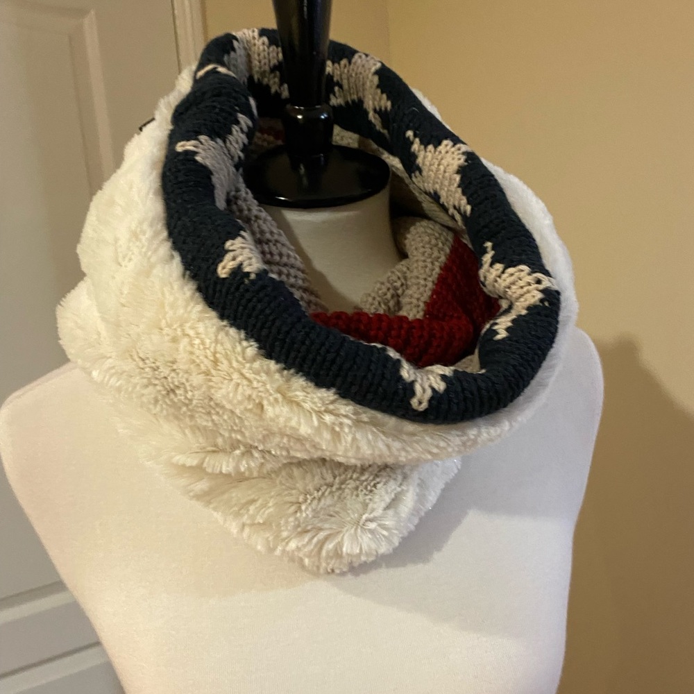 NWOT 🇺🇸 Red White Blue Stripes and Stars Scarf